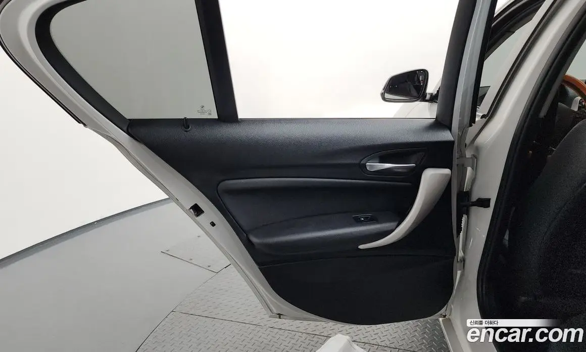 BMW 1 серия 2018 2.0 автомат (гидро), фото 15 BMW 1 серия 2018 2.0 автомат (гидро), фото 15