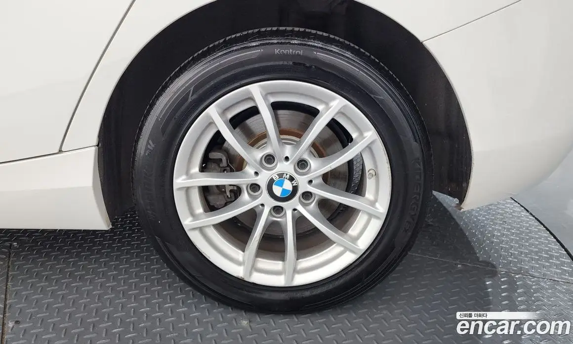 BMW 1 серия 2018 2.0 автомат (гидро), фото 7 BMW 1 серия 2018 2.0 автомат (гидро), фото 7