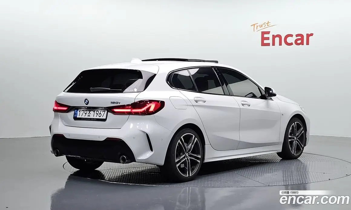 BMW 1 серия 2021 2.0 автомат (гидро), фото 2 BMW 1 серия 2021 2.0 автомат (гидро), фото 2