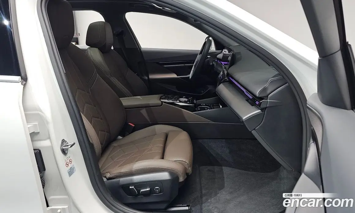 BMW 5 серия 2023 2.0 автомат (гидро), фото 15