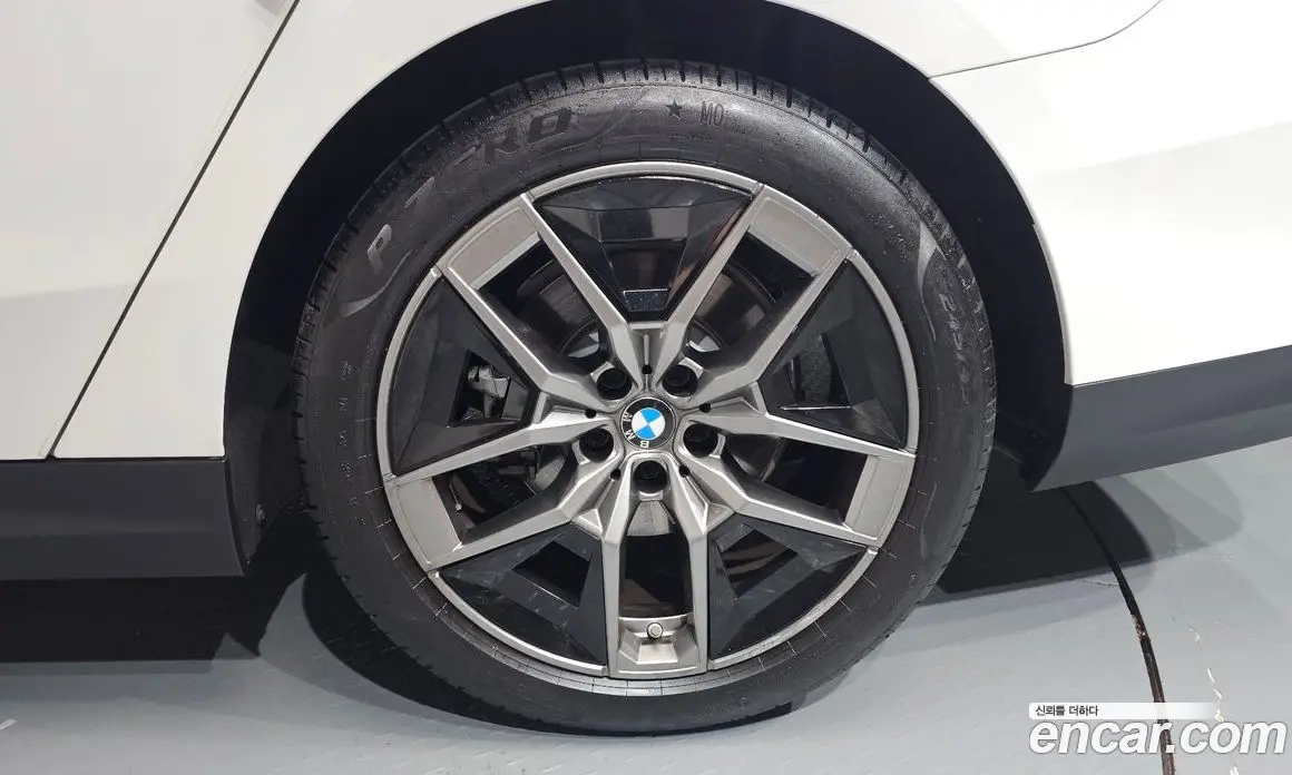 BMW 5 серия 2023 2.0 автомат (гидро), фото 6