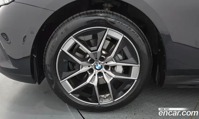 BMW 5 серия 2025 2.0 автомат (гидро), миниатюра 5 BMW 5 серия 2025 2.0 автомат (гидро), миниатюра 5
