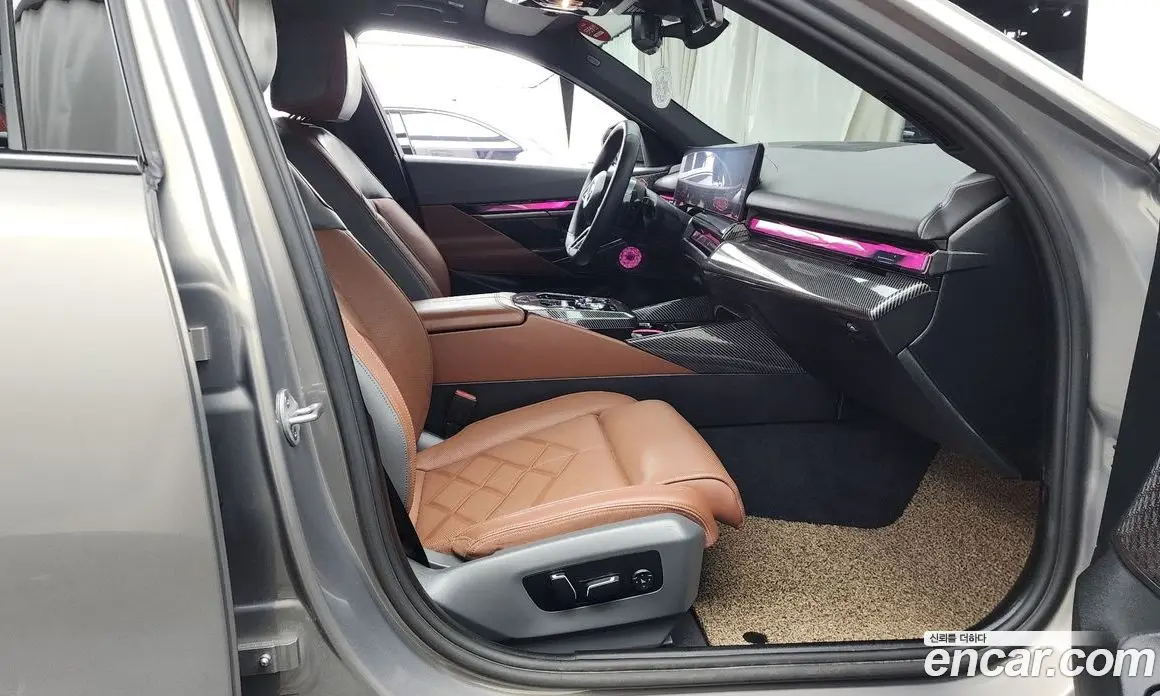 BMW 5 серия 2025 2.0 автомат (гидро), фото 17
