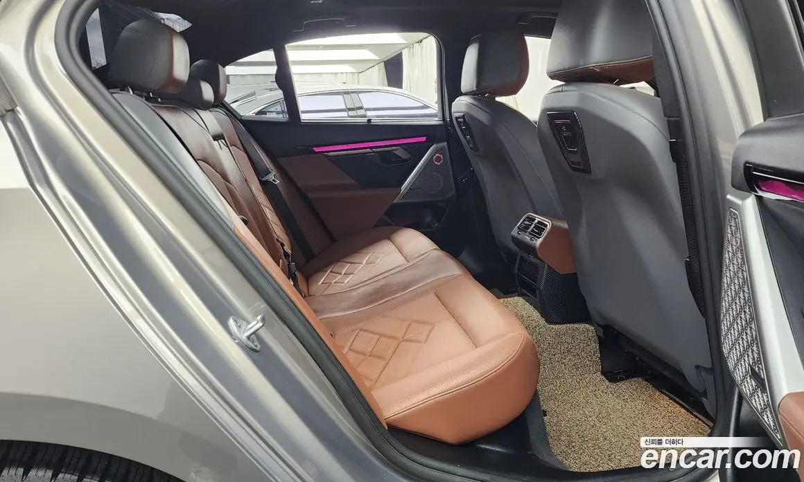 BMW 5 серия 2025 2.0 автомат (гидро), фото 18