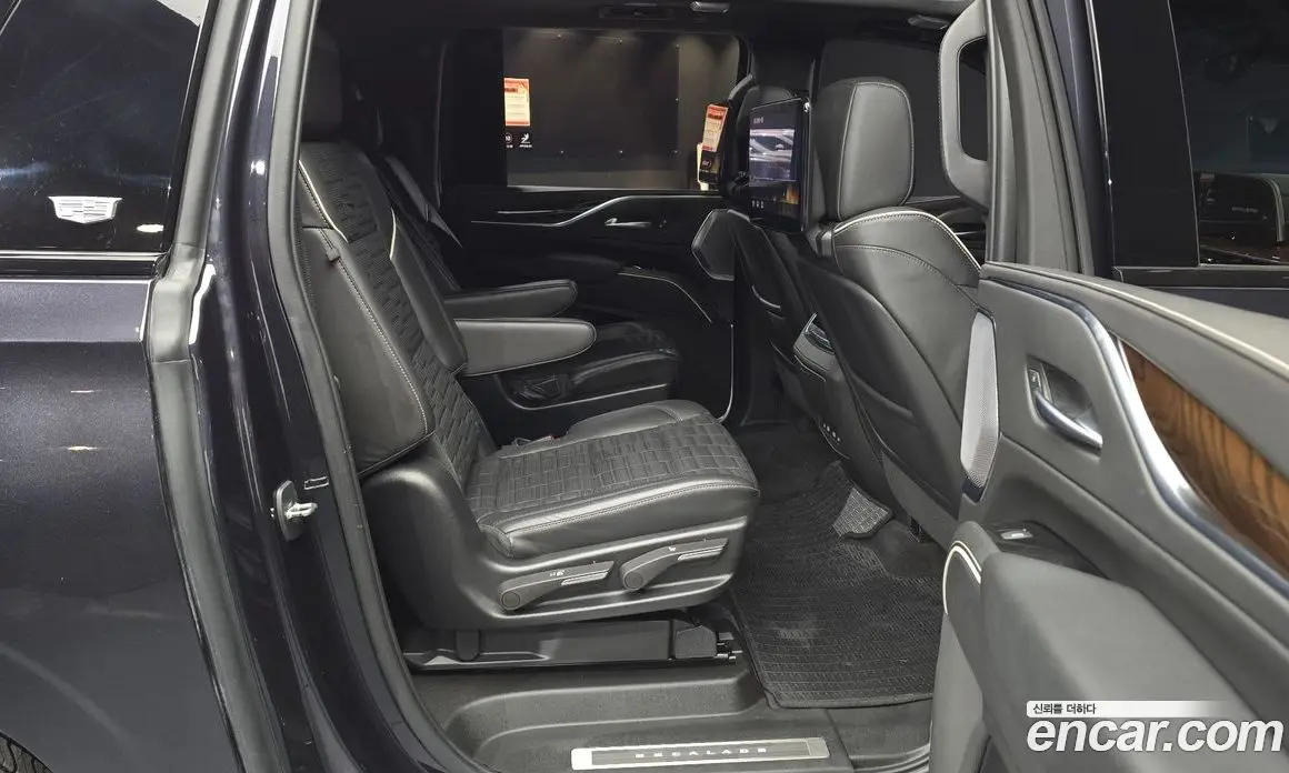 Cadillac Escalade 2022 6.2 автомат (гидро), фото 12 Cadillac Escalade 2022 6.2 автомат (гидро), фото 12