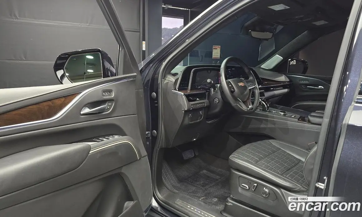 Cadillac Escalade 2022 6.2 автомат (гидро), фото 10 Cadillac Escalade 2022 6.2 автомат (гидро), фото 10