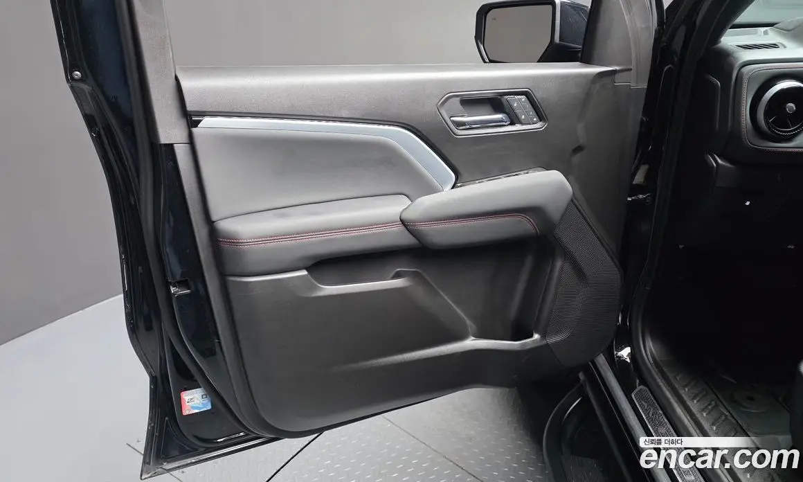 Chevrolet Colorado 2023 2.7 автомат (гидро), фото 14