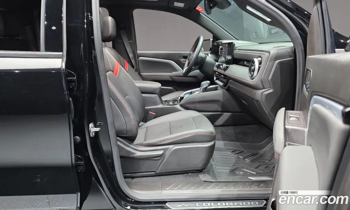 Chevrolet Colorado 2023 2.7 автомат (гидро), фото 16
