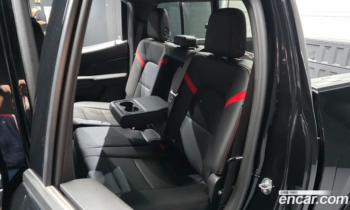 Chevrolet Colorado 2023 2.7 автомат (гидро), фото 18