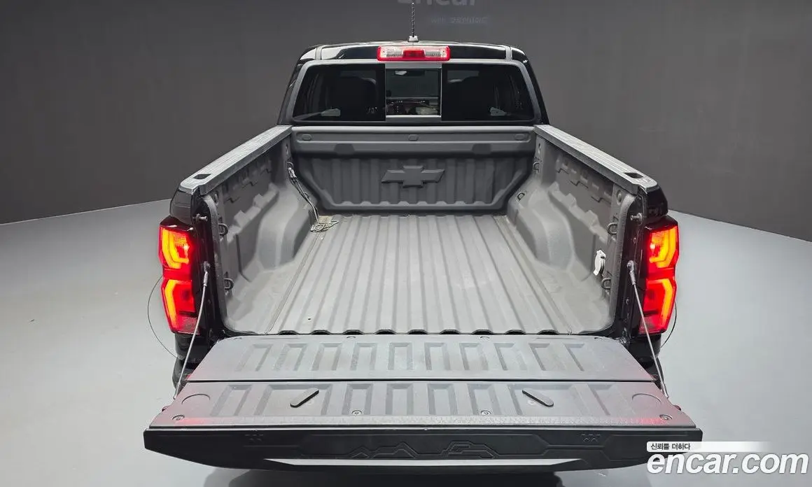 Chevrolet Colorado 2023 2.7 автомат (гидро), фото 22
