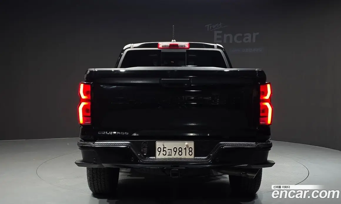 Chevrolet Colorado 2023 2.7 автомат (гидро), фото 4