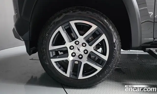 Chevrolet Colorado 2023 2.7 автомат (гидро), миниатюра 5