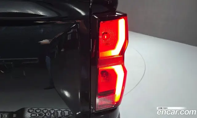 Chevrolet Colorado 2023 2.7 автомат (гидро), миниатюра 9