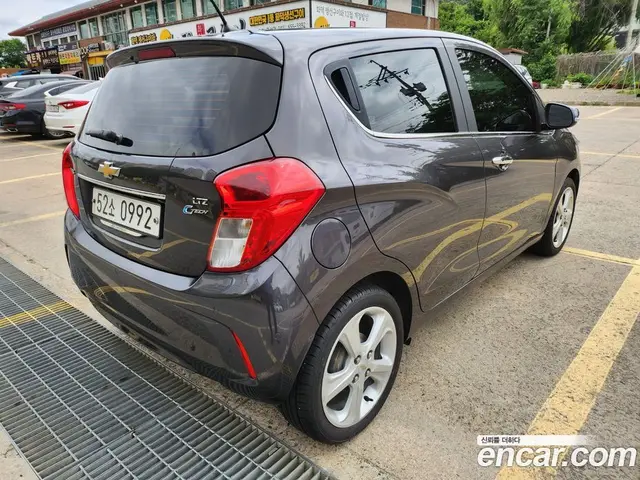 Chevrolet Spark 2016 1.0 автомат (вариатор), миниатюра 2