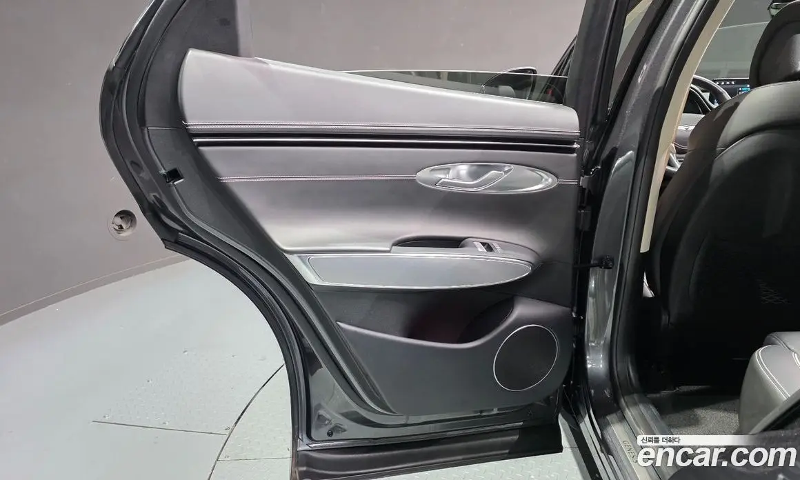 Genesis GV70 2022 0.1 автомат (гидро), фото 15 Genesis GV70 2022 0.1 автомат (гидро), фото 15