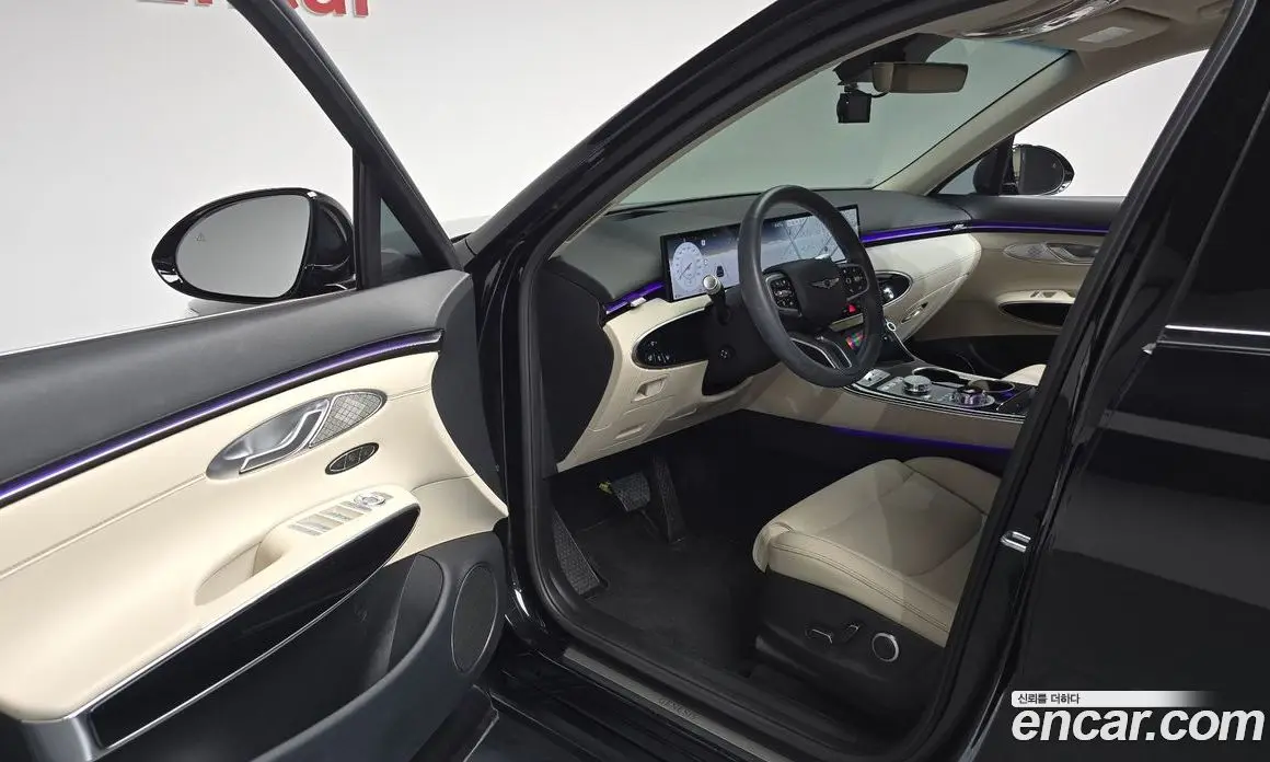 Genesis GV70 2024 2.5 автомат (гидро), фото 12 Genesis GV70 2024 2.5 автомат (гидро), фото 12