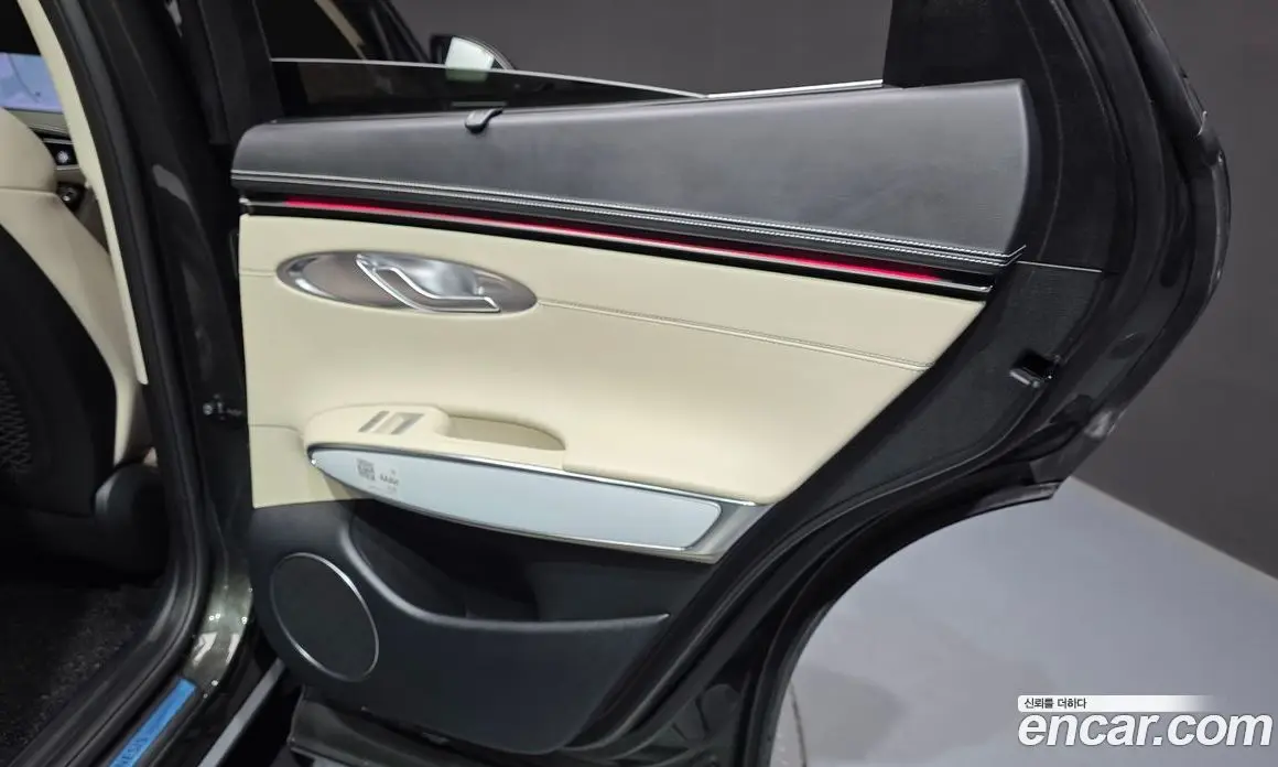 Genesis GV70 2024 2.5 автомат (гидро), фото 15