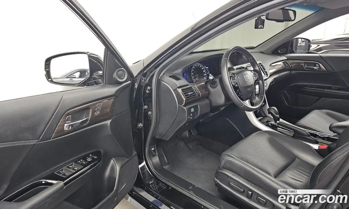 Honda Accord 2017 2.0 автомат (гидро), фото 10 Honda Accord 2017 2.0 автомат (гидро), фото 10