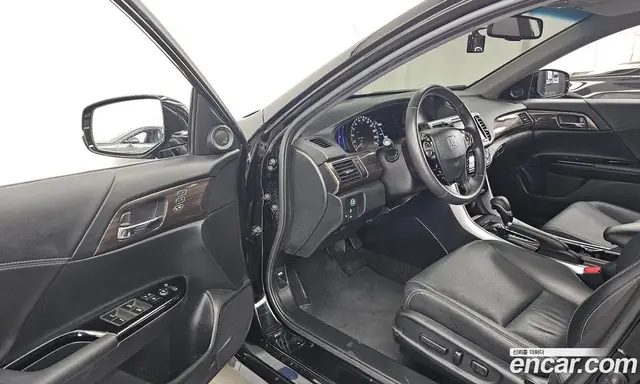 Honda Accord 2017 2.0 автомат (гидро), миниатюра 10 Honda Accord 2017 2.0 автомат (гидро), миниатюра 10