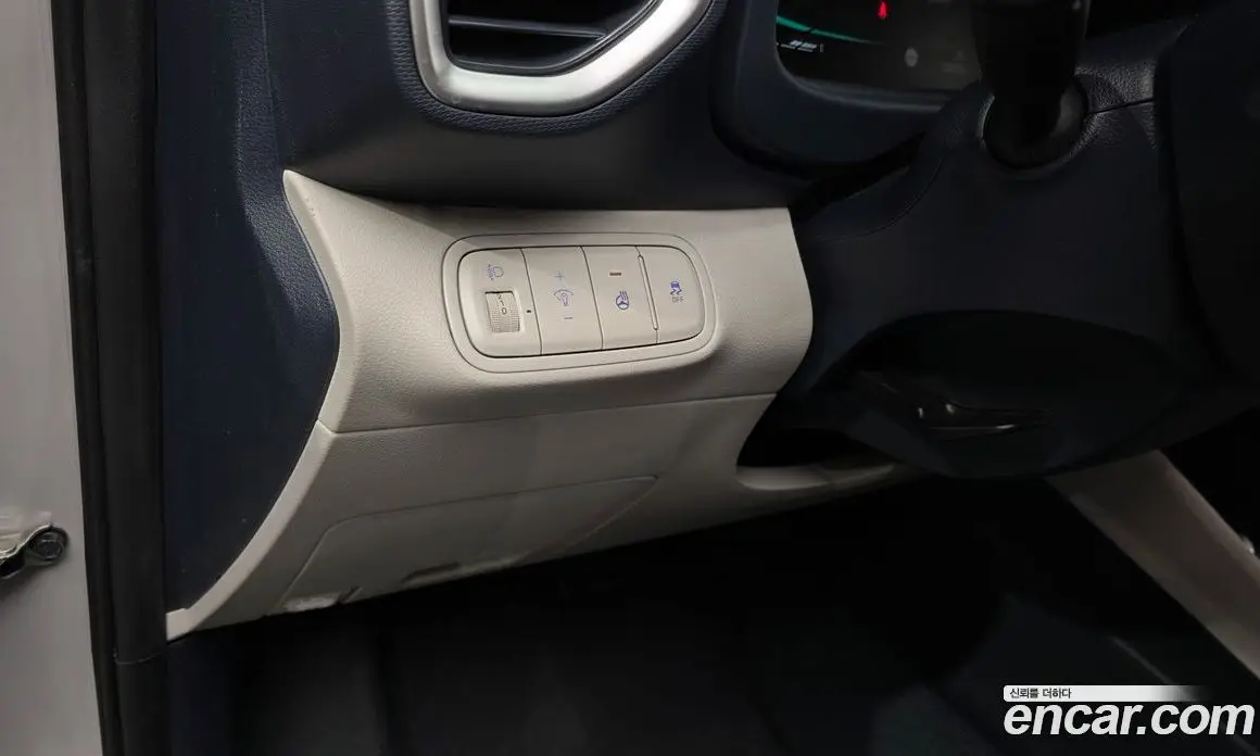 Hyundai Venue 2024 1.6 автомат (гидро), фото 19