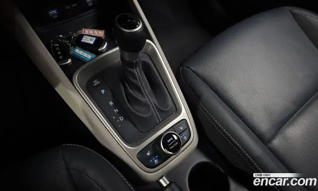 Hyundai Venue 2024 1.6 автомат (гидро), миниатюра 9