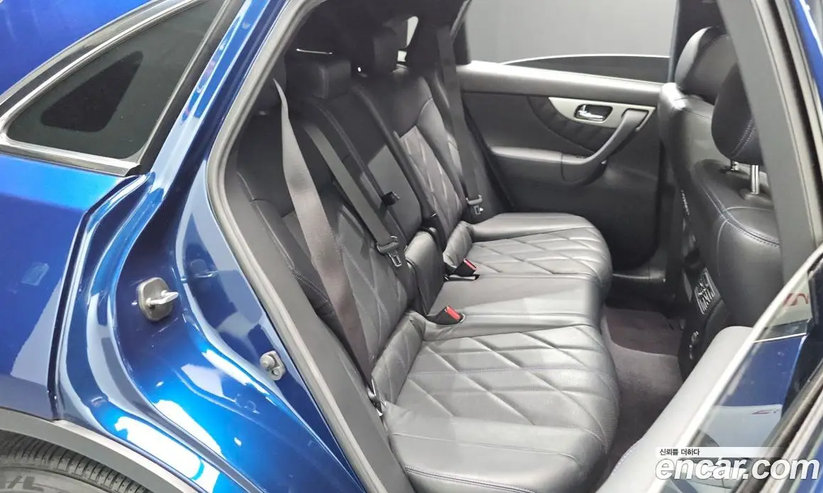Infiniti QX70 2017 3.7 автомат (гидро), фото 17 Infiniti QX70 2017 3.7 автомат (гидро), фото 17