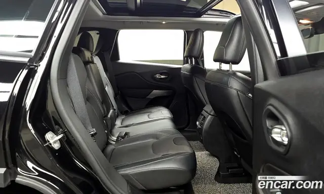 Jeep Cherokee 2022 2.4 автомат (гидро), миниатюра 12