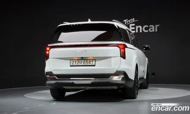 Kia Carnival 2024 2.2 автомат (гидро), миниатюра 4 Kia Carnival 2024 2.2 автомат (гидро), миниатюра 4