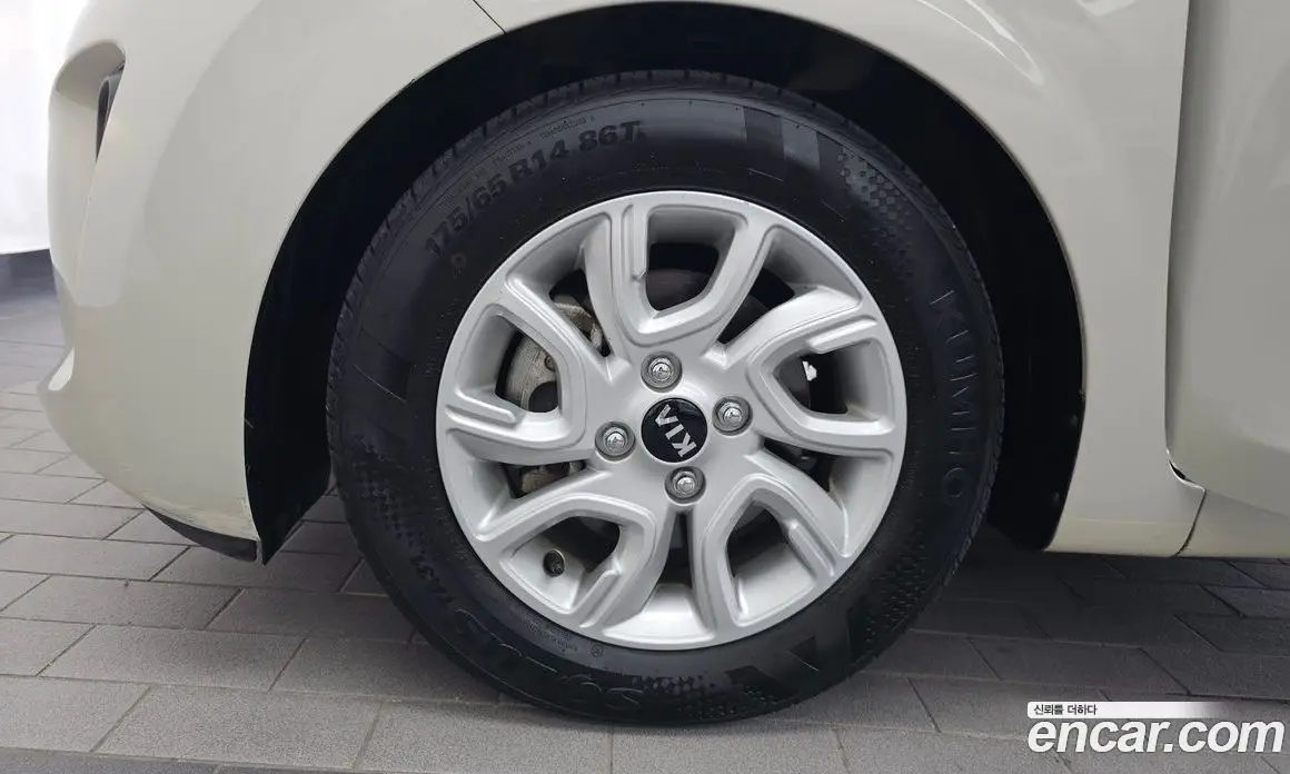 Kia Morning 2017 1.0 автомат (гидро), фото 5 Kia Morning 2017 1.0 автомат (гидро), фото 5