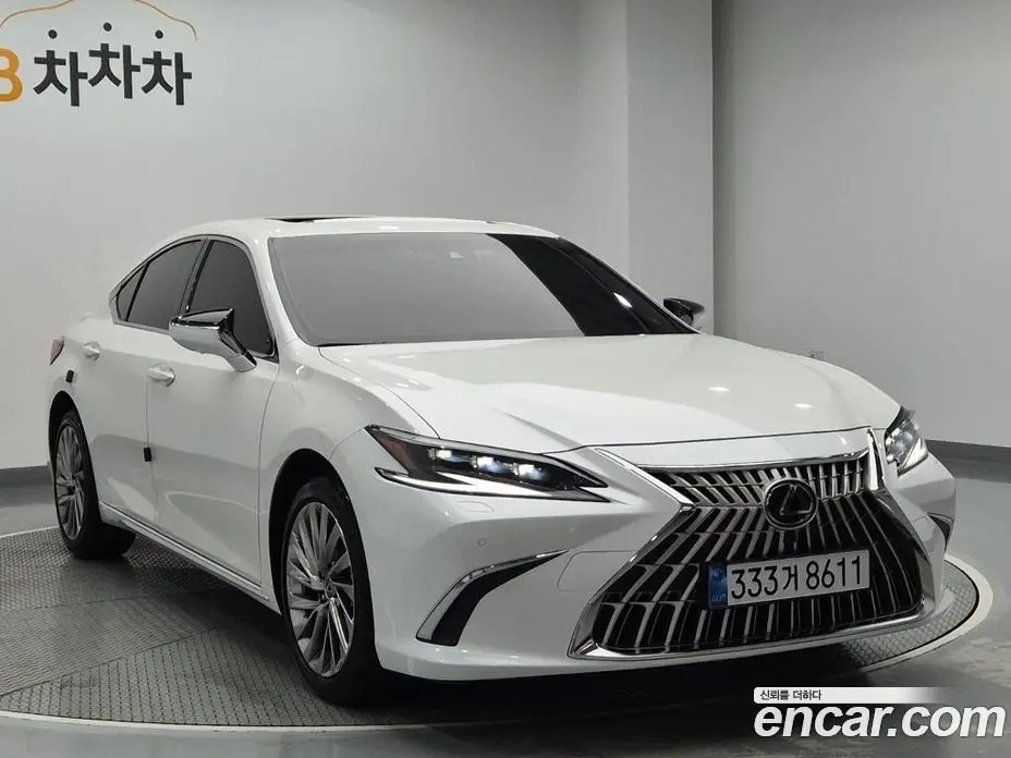 Lexus ES 2026 2.5 автомат (гидро), фото 2