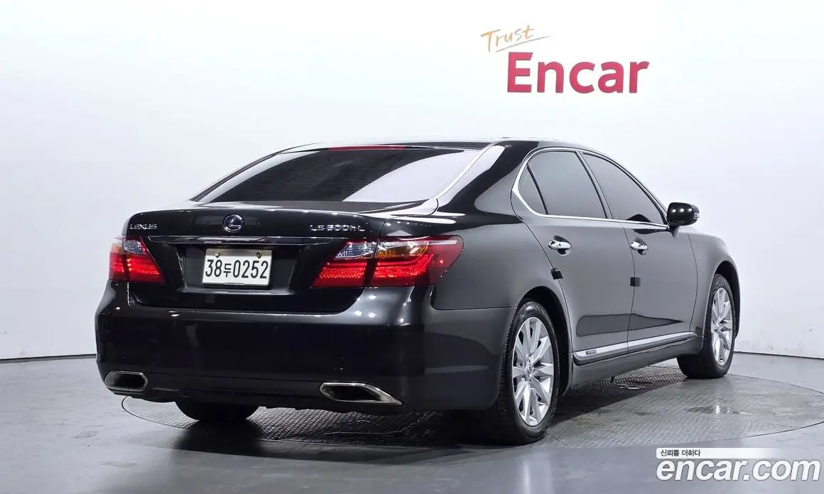 Lexus LS 2010 5.0 автомат (гидро), фото 2 Lexus LS 2010 5.0 автомат (гидро), фото 2