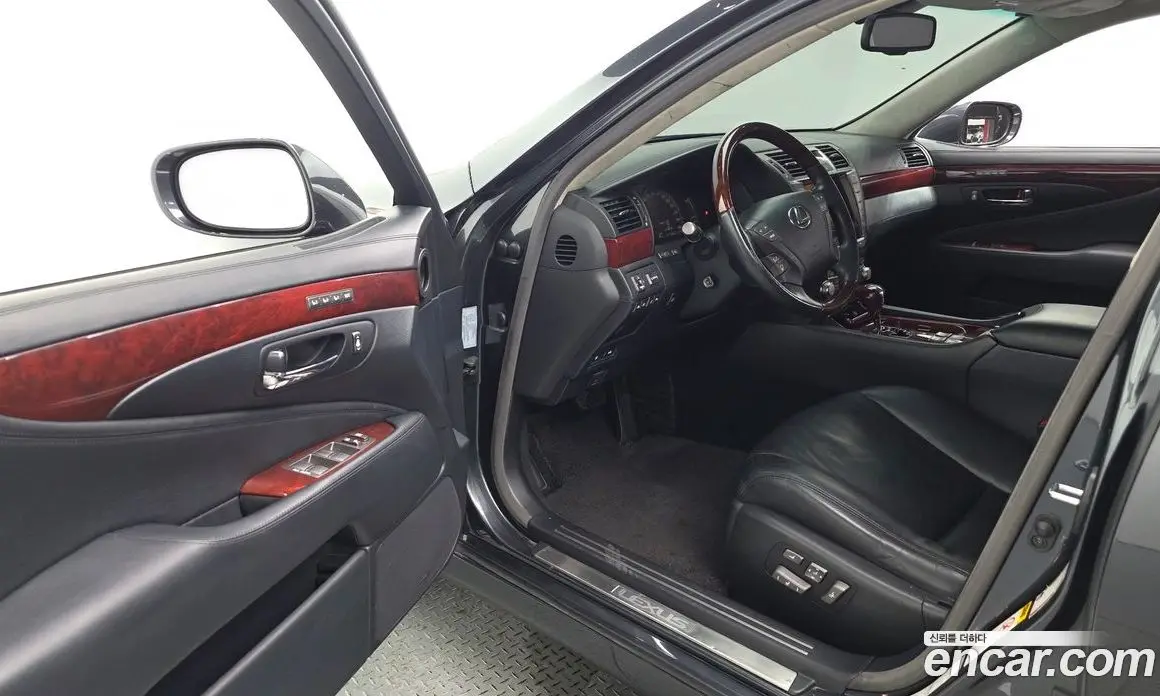Lexus LS 2010 5.0 автомат (гидро), фото 11 Lexus LS 2010 5.0 автомат (гидро), фото 11
