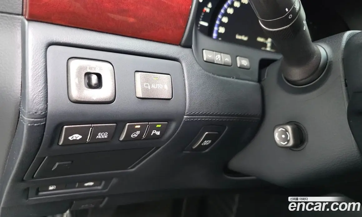 Lexus LS 2010 5.0 автомат (гидро), фото 16 Lexus LS 2010 5.0 автомат (гидро), фото 16