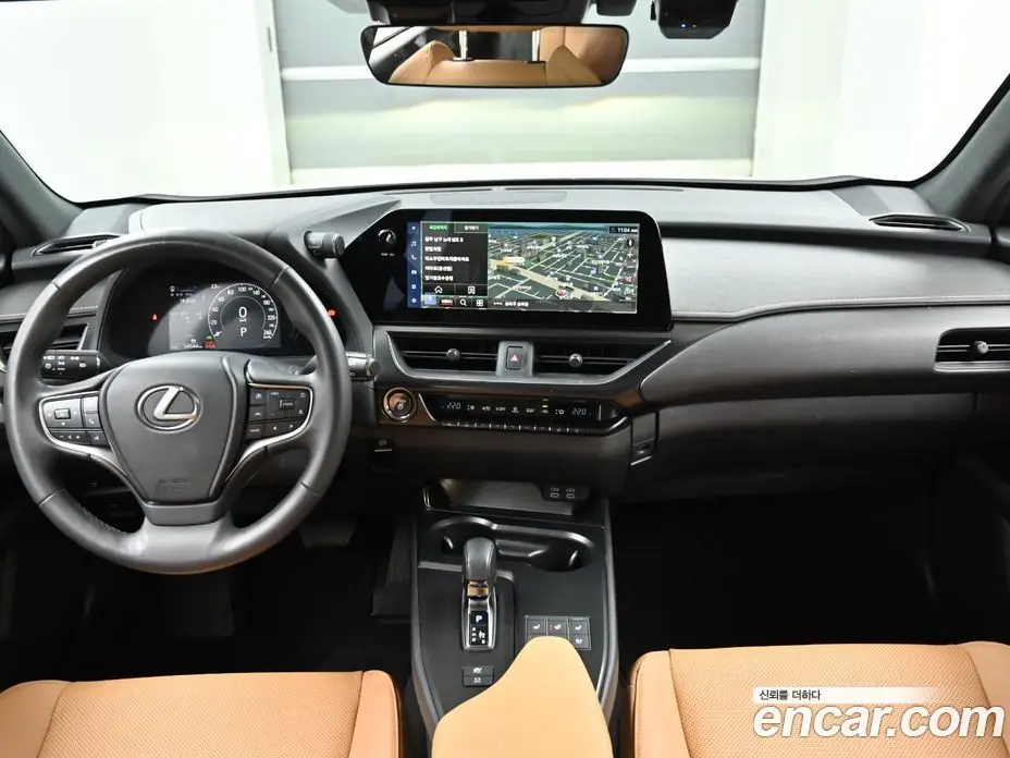 Lexus UX 2024 2.0 автомат (гидро), фото 7 Lexus UX 2024 2.0 автомат (гидро), фото 7