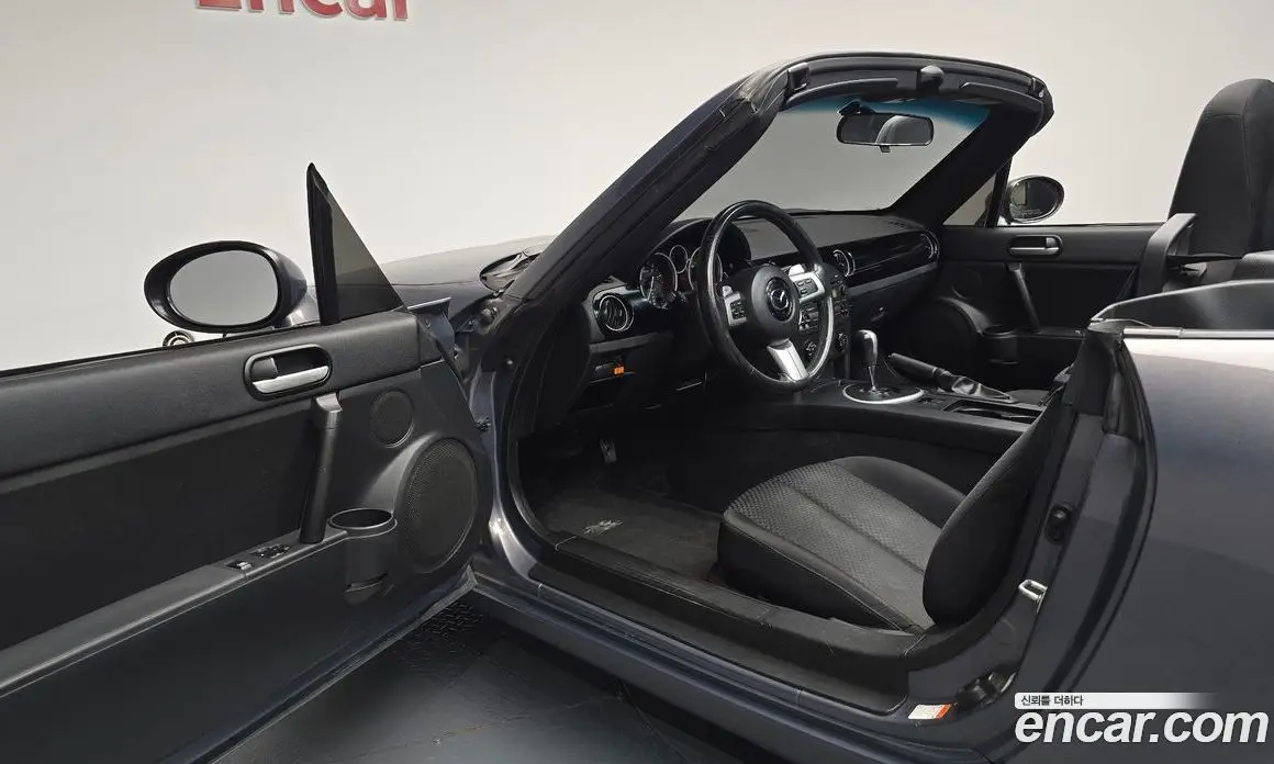Mazda MX-5 2007 2.0 автомат (гидро), фото 12 Mazda MX-5 2007 2.0 автомат (гидро), фото 12