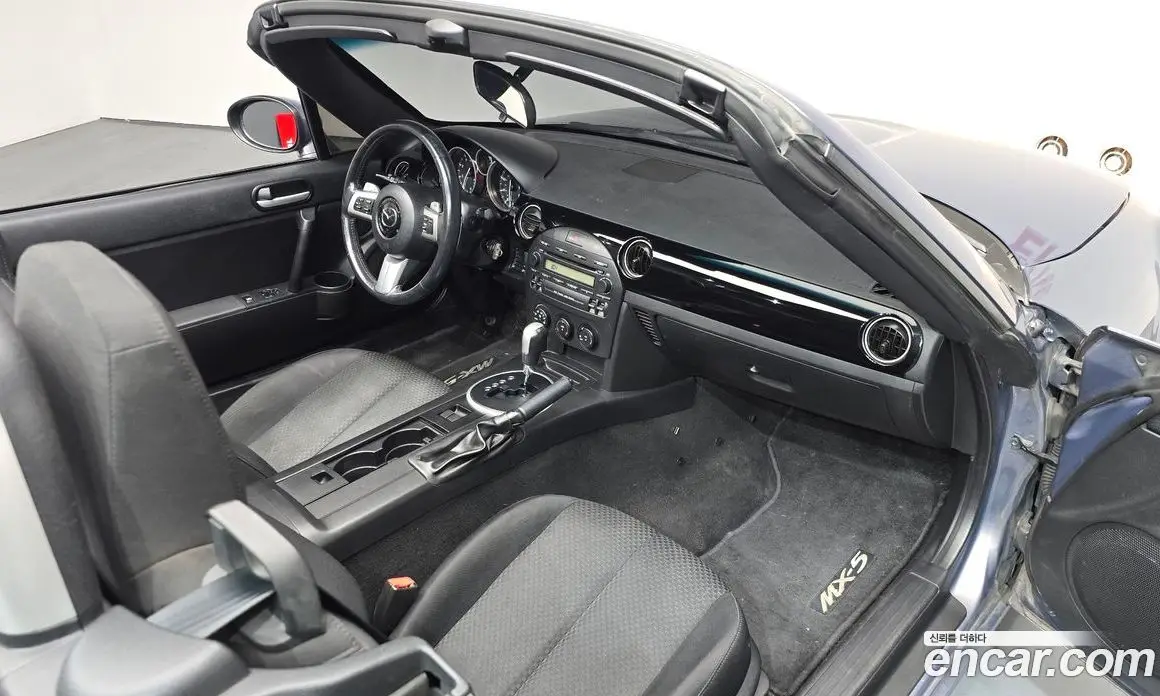 Mazda MX-5 2007 2.0 автомат (гидро), фото 23 Mazda MX-5 2007 2.0 автомат (гидро), фото 23
