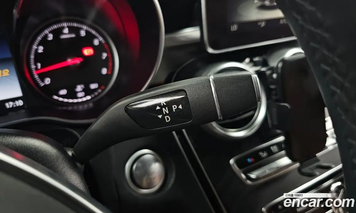 Mercedes-Benz C-Class 2018 2.0 автомат (гидро), фото 12