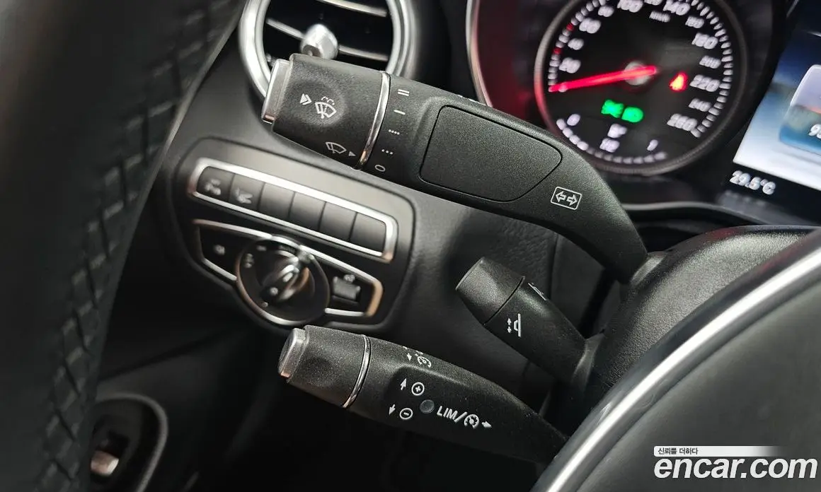 Mercedes-Benz C-Class 2018 2.0 автомат (гидро), фото 25