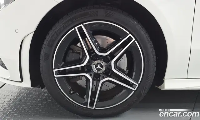 Mercedes-Benz CLA-Class 2020 2.0 автомат (гидро), миниатюра 4 Mercedes-Benz CLA-Class 2020 2.0 автомат (гидро), миниатюра 4