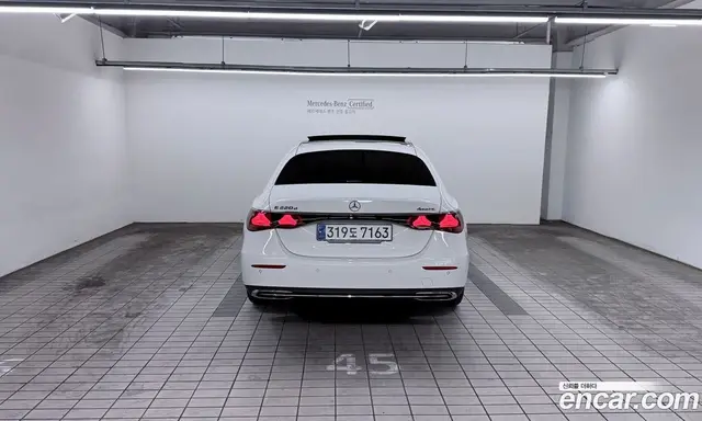 Mercedes-Benz E-Class 2024 2.0 автомат (гидро), миниатюра 4 Mercedes-Benz E-Class 2024 2.0 автомат (гидро), миниатюра 4