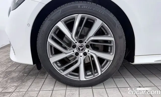 Mercedes-Benz E-Class 2024 2.0 автомат (гидро), миниатюра 5 Mercedes-Benz E-Class 2024 2.0 автомат (гидро), миниатюра 5