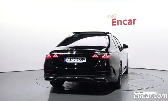 Mercedes-Benz E-Class 2025 2.0 автомат (гидро), миниатюра 4