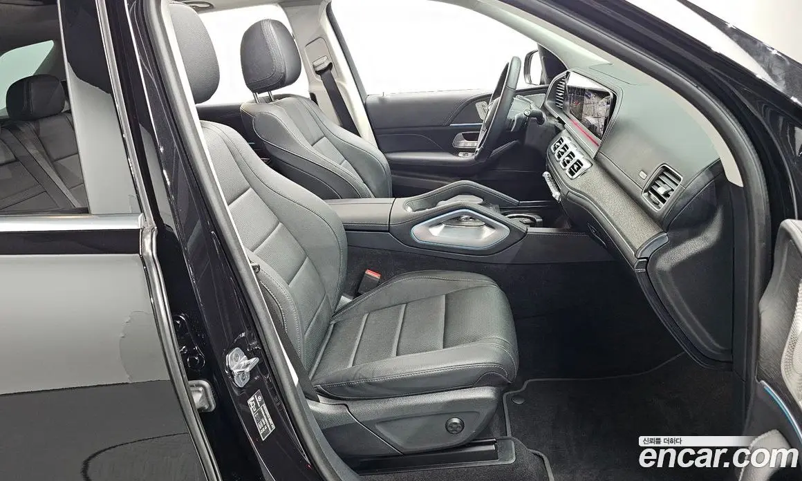 Mercedes-Benz GLE-Class 2025 2.0 автомат (гидро), фото 16 Mercedes-Benz GLE-Class 2025 2.0 автомат (гидро), фото 16