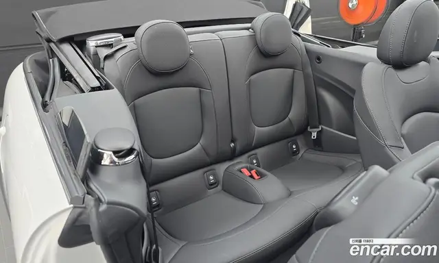 Mini Cooper Convertible 2024 1.5 автомат (гидро), миниатюра 12