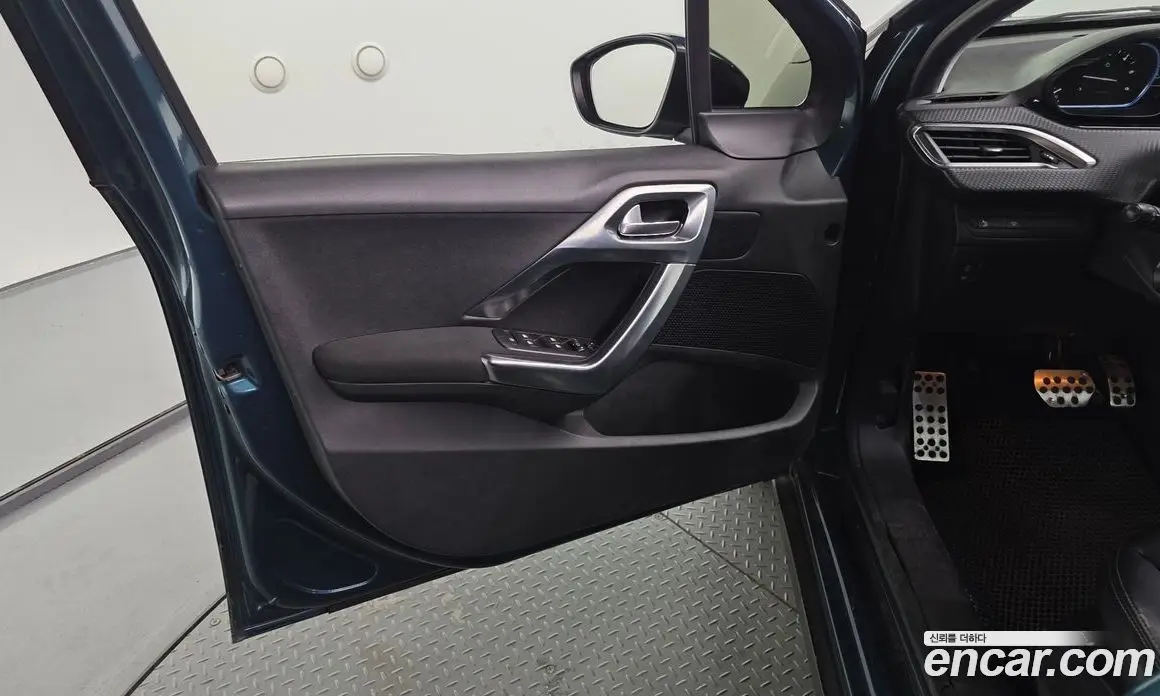 Peugeot 2008 2019 1.5 автомат (гидро), фото 14 Peugeot 2008 2019 1.5 автомат (гидро), фото 14