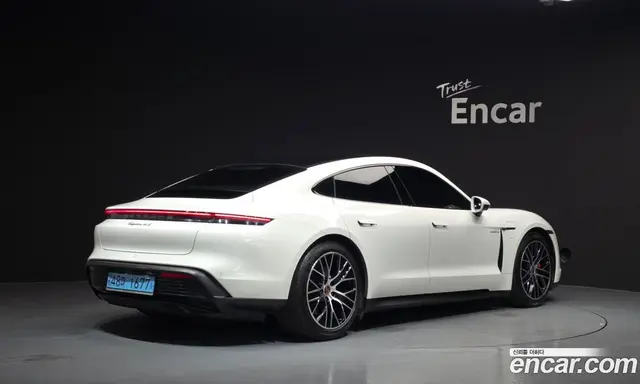 Porsche Taycan 2021 0.1 автомат (гидро), миниатюра 2 Porsche Taycan 2021 0.1 автомат (гидро), миниатюра 2