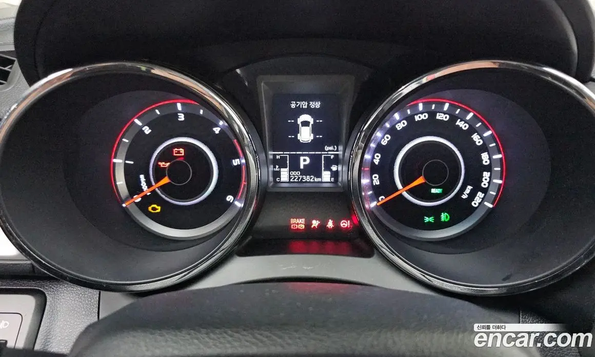 SsangYong TIBOLI 2015 1.6 автомат (гидро), фото 8 SsangYong TIBOLI 2015 1.6 автомат (гидро), фото 8
