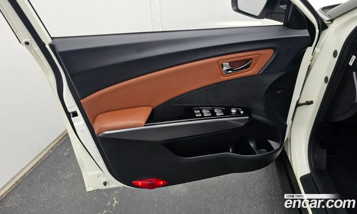 SsangYong TIBOLI 2019 1.6 автомат (гидро), фото 14 SsangYong TIBOLI 2019 1.6 автомат (гидро), фото 14