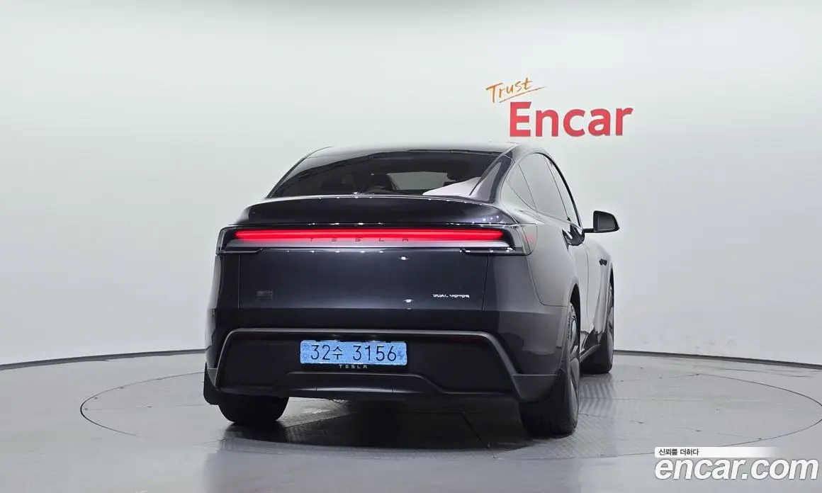Tesla Model Y 2025 0.2 автомат (гидро), фото 4 Tesla Model Y 2025 0.2 автомат (гидро), фото 4