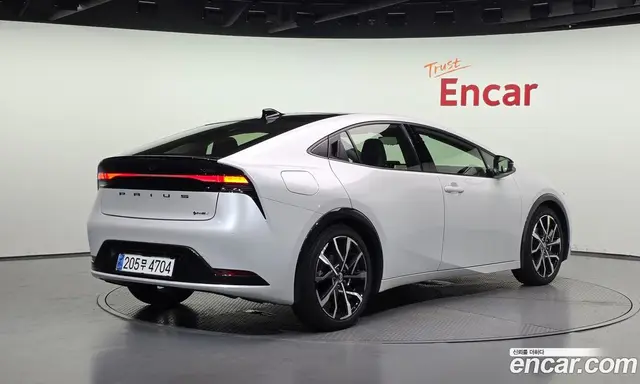 Toyota Prius 2024 2.0 автомат (гидро), миниатюра 2 Toyota Prius 2024 2.0 автомат (гидро), миниатюра 2